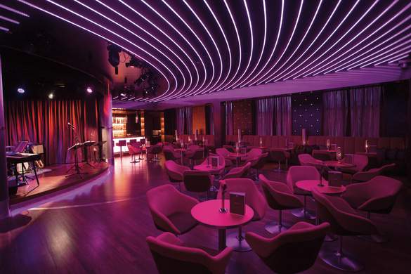 Hapag Lloyd EUROPA 2 Club 2.jpg